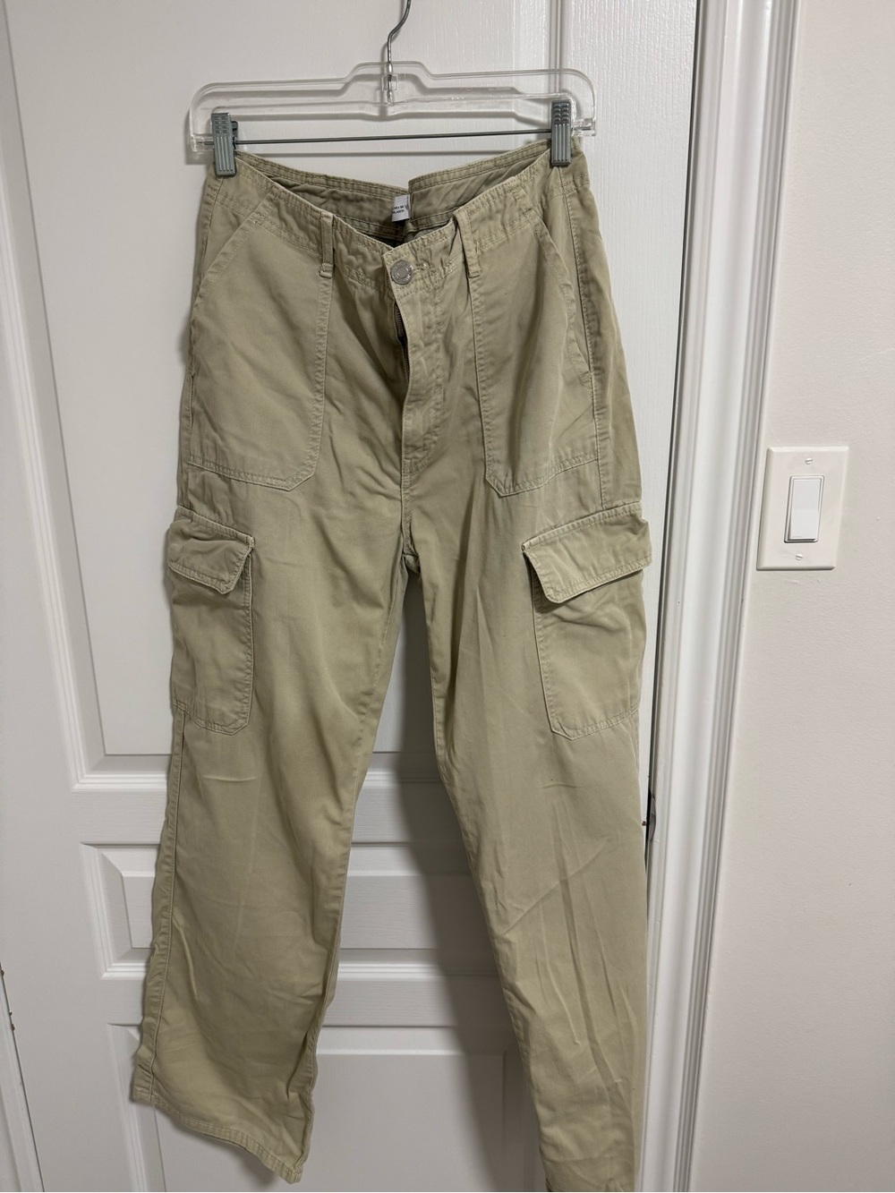 Zara Woman’s Cargo Pants in Light Khaki